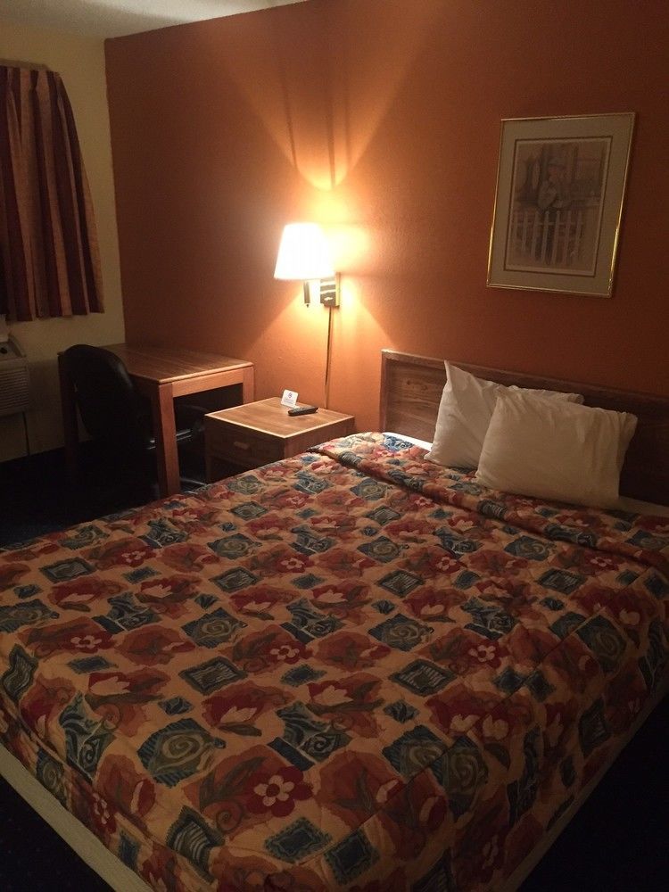 Sunset Inn & Suites Lincoln Esterno foto